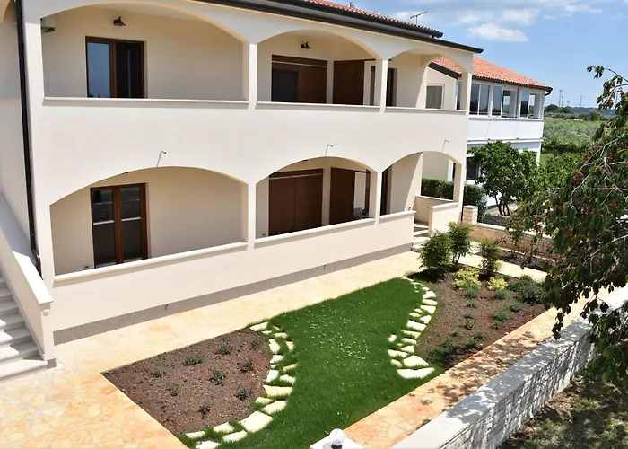 Diana Novigrad Istria